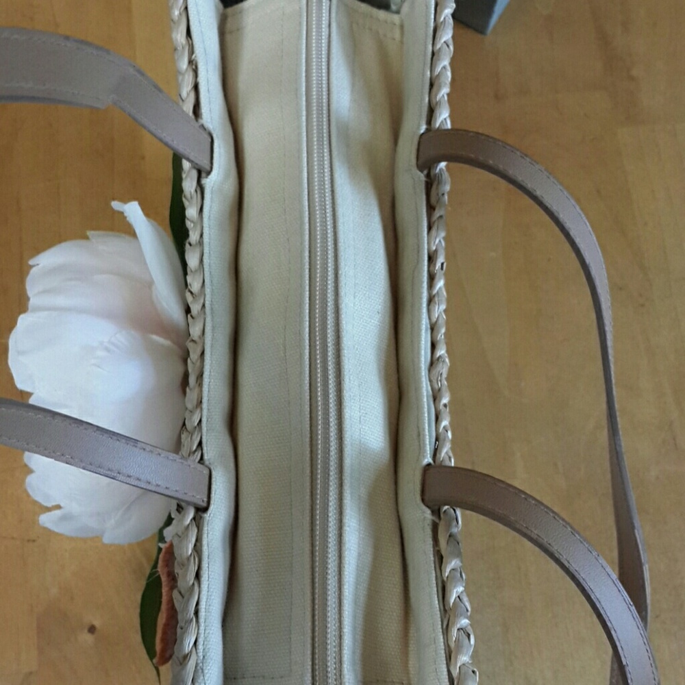 Cappelli Straw Peony Purse - Picture 5 of 7